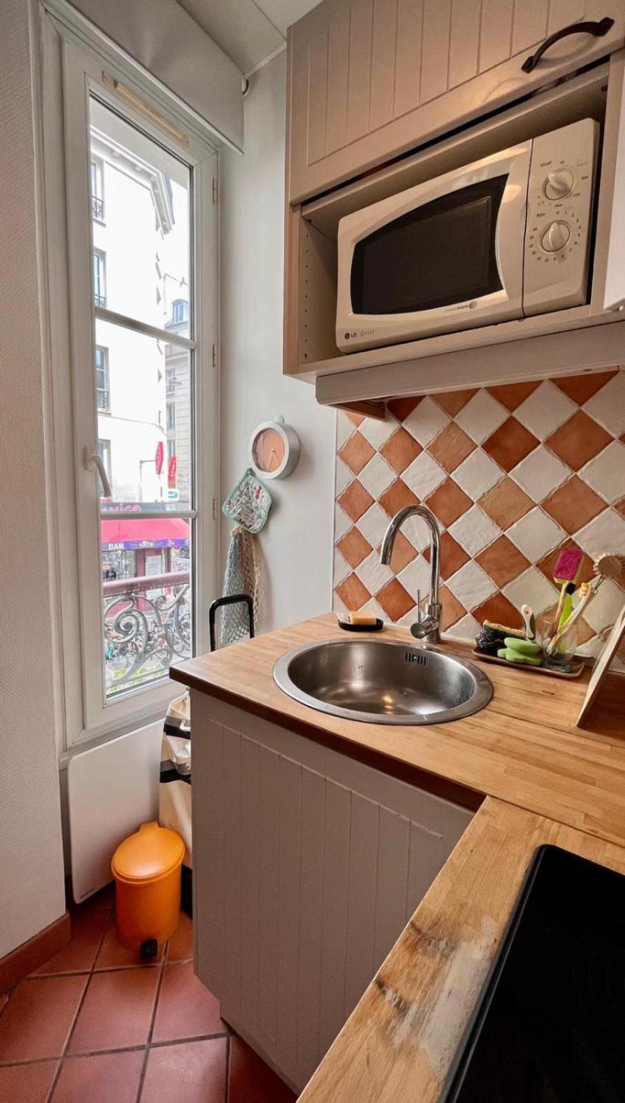 Nid Et Confortable Appartement Parijs